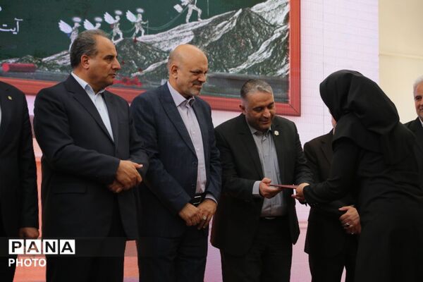 زنگ سپاس معلم در مدرسه بعثت تبریز
