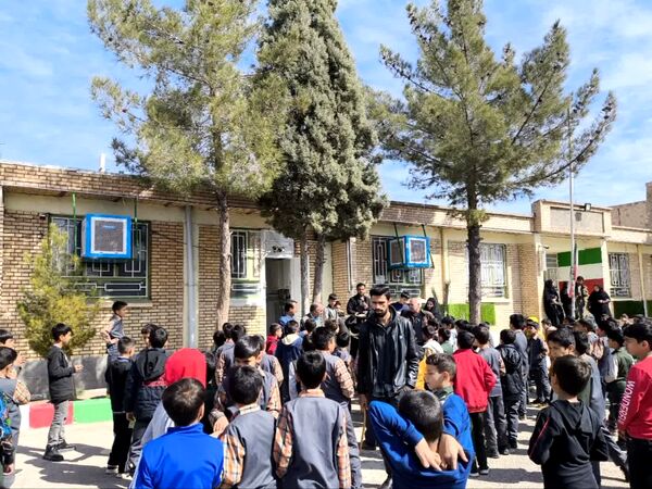برگزاری مراسم تقدیر واهدای جایزه به دانش آموزان دبستان شهید پسندیده فدافن