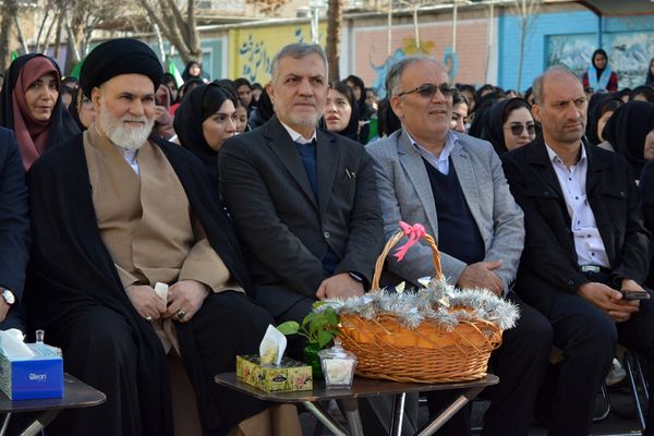طنین زنگ انقلاب در بهارستان‌دو 