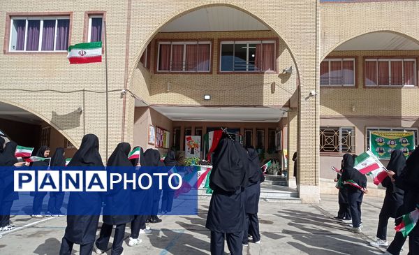 جشن جوانه‌ها در دبیرستان یاران امام 