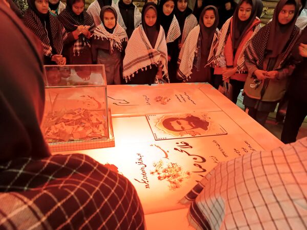 طرح سفیران عشق در گلزار شهدای شهرستان قدس