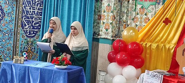 تقسیم مهربانی ها در روز نیکوکاری با حضور مسئولین در مدارس ملارد 