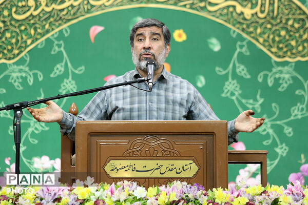 آیین بزرگداشت دولتمردان شهید در حرم مطهر بانوی کرامت