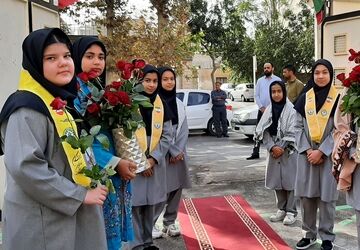 شروع سال علم و دانش در دبیرستان حسن‌زاده اصفهانی 