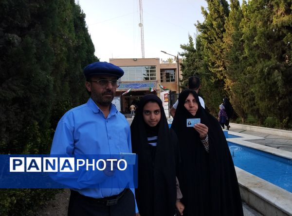 حضور پرشور مردم بیرجند در دور دوم انتخابات ریاست‌جمهوری 