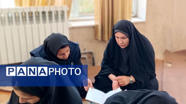 محفل انس با قرآن در مدرسه نمونه الزهرا ( س) یاسوج به‌مناسبت یادبود سیدحسن نصرالله