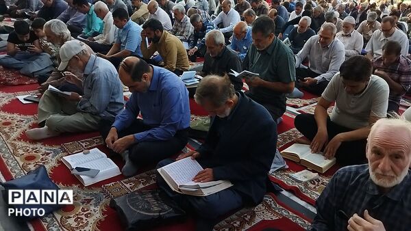 قرائت دعای عرفه در مسجد جامع  نیشابور-۱