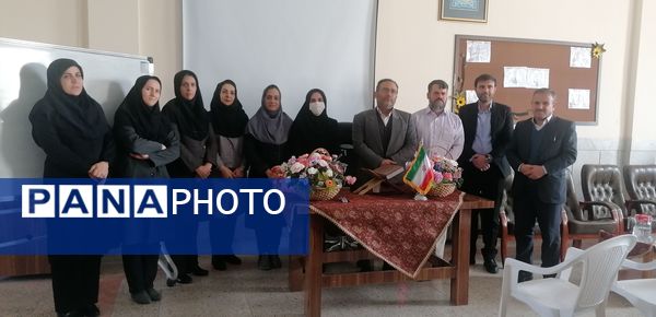 نشست هیات رئیسه مجلس دانش‌آموزی با شورای دانش‌آموزی 