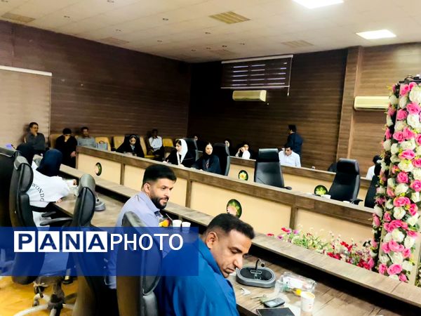 نشست هم‌اندیشی جوانان در شهرستان‌های فاریاب و کهنوج