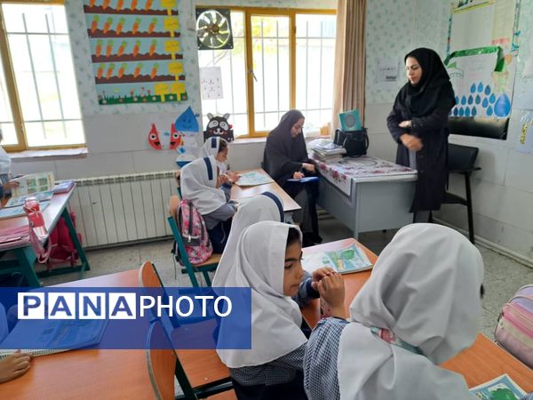 بازدید تیم کارشناسی اداره‌کل آموزش و پرورش استان یزد از واحدهای آموزشی خاتم 