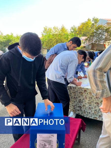 انتخابات همیار مشاور در مدرسه شهدای لطیفی 