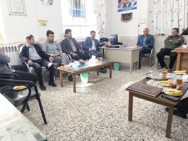 بازدید مسئولین آموزش و پرورش  از دبستان شهید پسندیده فدافن