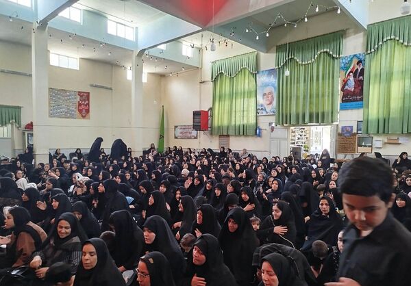 مراسم ظهر تاسوعا حسینی در مسجد شهدای گمنام 