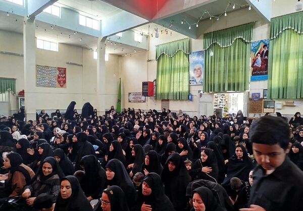مراسم ظهر تاسوعا حسینی در مسجد شهدای گمنام 