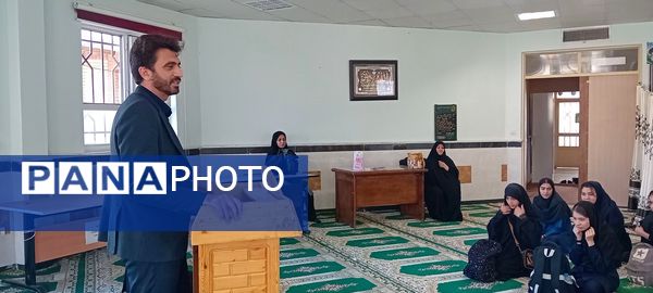 بازدید دانش‌آموزان از کارخانه آلومینای جاجرم و قلعه جلال الدین شهرستان گرمه