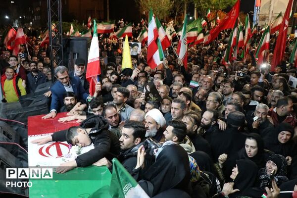 سی شب کنار هم در تجمعات خونخواهی رهبر شهید