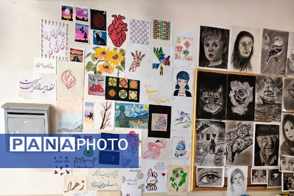 برگزاری نمایشگاه آثار هنری دانش‌آموزان در دبیرستان هوشنگی