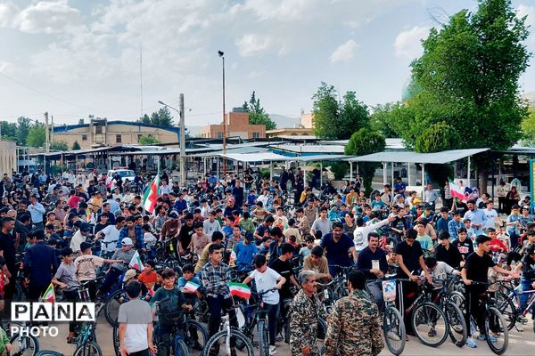 یادبودی در مسیر دوچرخه برای قهرمانان کوچک میناب