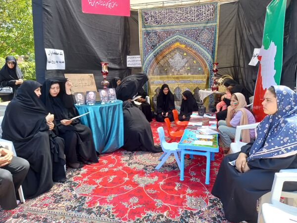 حضور دانش‌آموزان و فرهنگیان تربت‌جامی در عزاداری اربعین حسینی
