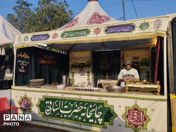 روایت یک قاب از طریق‌الحسین(ع)؛ عکس شهدای مقاومت در دست مردم عراقی