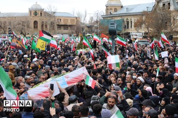 مراسم باشکوه بیعت مردم همدان با رهبر جدید انقلاب اسلامی 