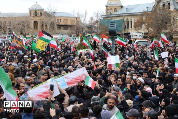 مراسم باشکوه بیعت مردم همدان با رهبر جدید انقلاب اسلامی 