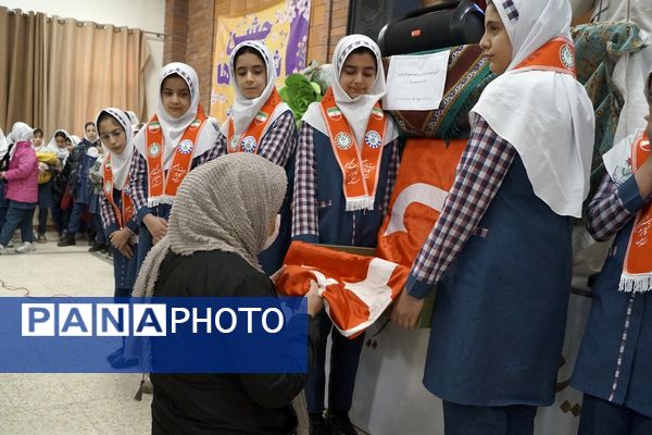 عطر حسینی در مدرسه شهدای ۱۵خرداد قرچک 