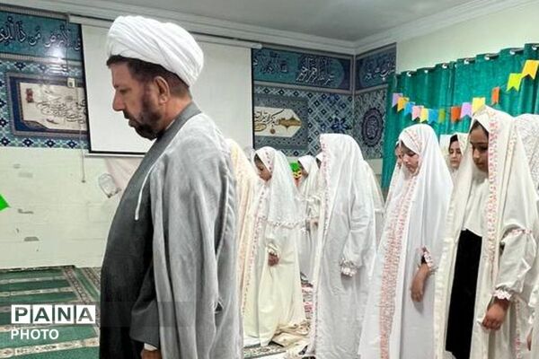 بهار تعلیم و تربیت در دبستان هدی؛ با عطر قرآن و صف‌های نماز