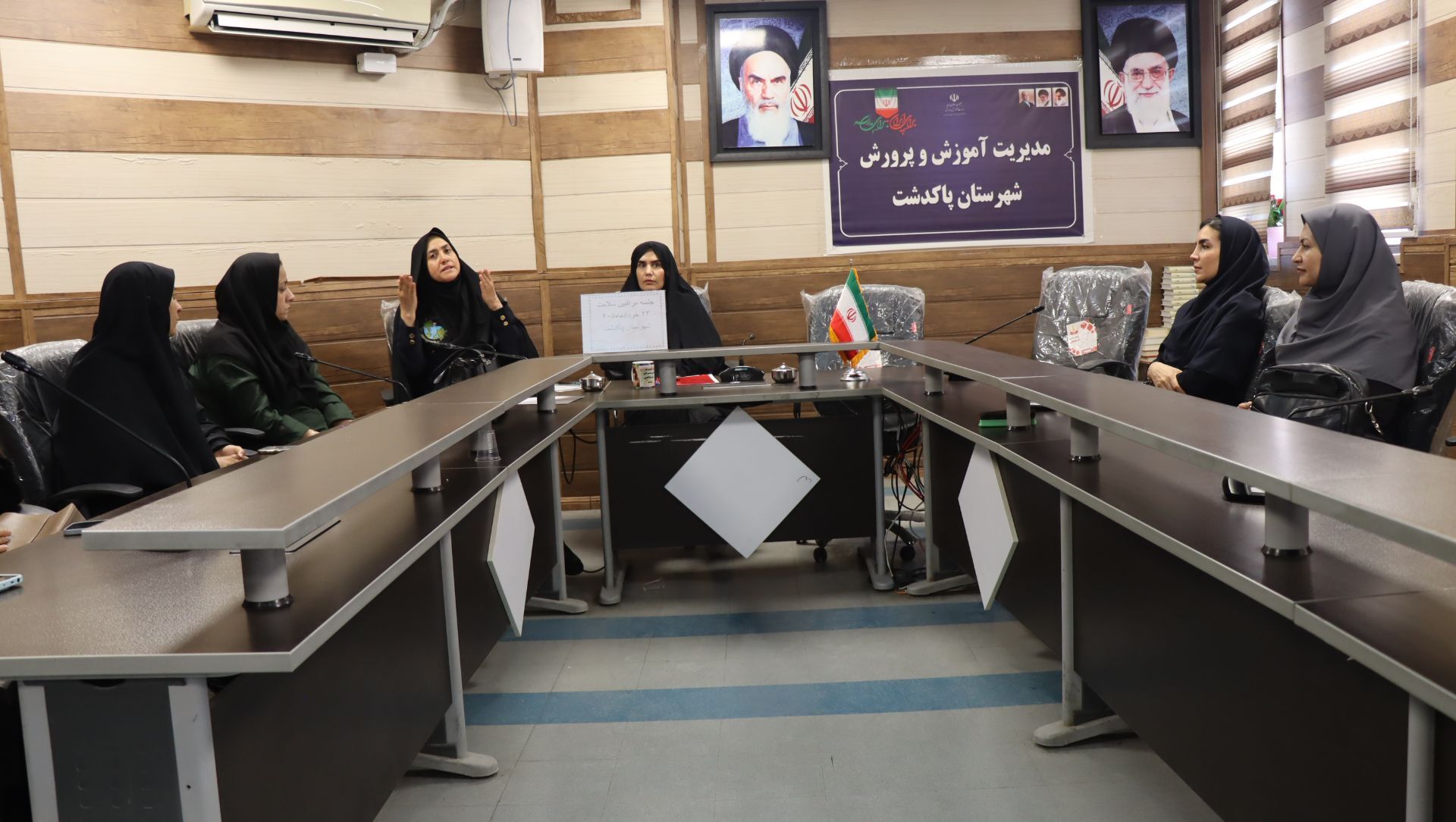 هم‌اندیشی مراقبین سلامت پاکدشت برای اجرای بهتر «ماموریت ماکان»