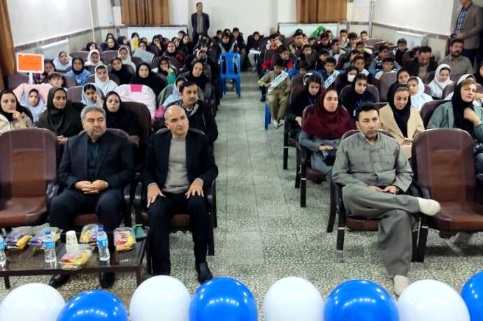 آغاز فعالیت ۲۶۰۰ سفیر سلامت در مدارس دهگلان