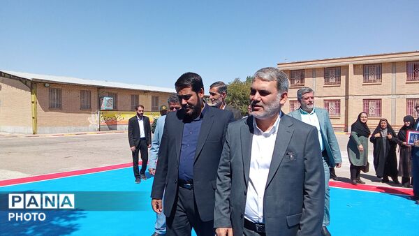 آیین بازگشایی مدارس و افتتاح طرح‌های ورزشی در جلگه رخ  