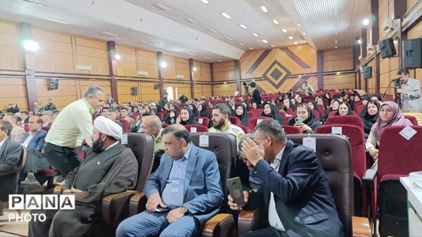 جشن روز معلم با حضور معاون پرورشی و فرهنگی وزیر آموزش و پرورش