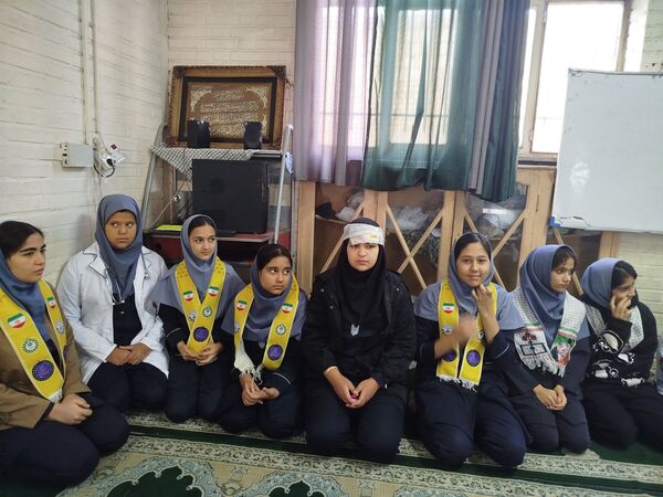 بیست و هفتمین مانور زلزله در دبیرستان دخترانه دانشور 2 