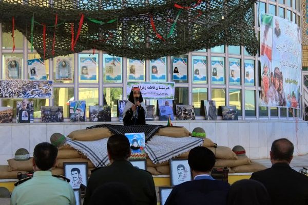 مراسم گرامیداشت هفته دفاع مقدس در هنرستان فاطمه‌الزهرا(س) گچساران