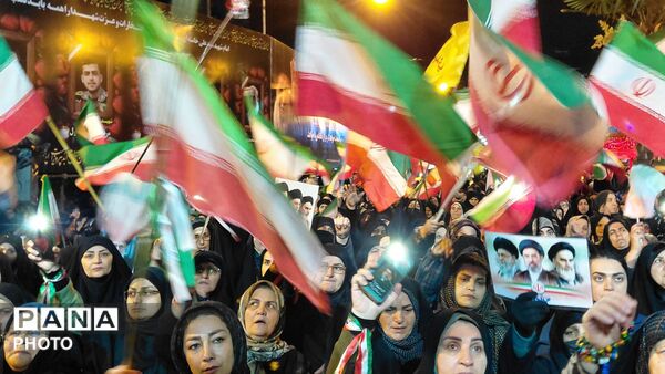 ایستادگی مردم ایران نشانه همبستگی و اتحاد است