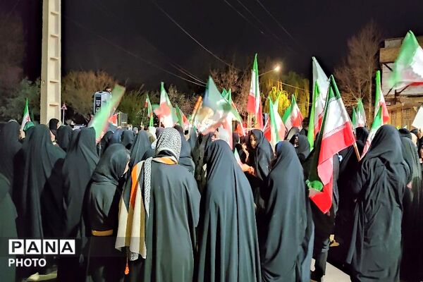در کنار هم ایستاده ایم-۲