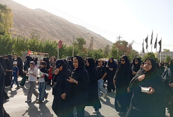 تجمع عاشقان حسینی در پیاده‌روی جاماندگان اربعین 