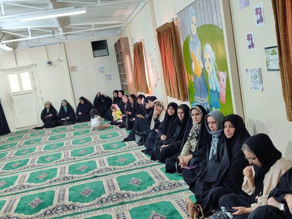 برگزاری جلسه آموزش خانواده در دبستان شاهد حاج تقی آقا بزرگ مشهد