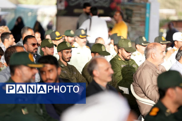 عطر افشانی گلزار شهدا؛ تجدید پیمان با آسمان در یزد