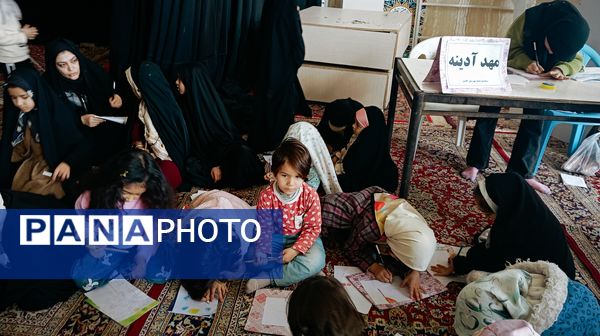 برپایی غرفه کودک در نمازجمعه شهرستان کاشمر 