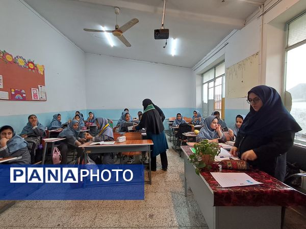 جشن میلاد حضرت زینب(س) در دبستان شهید احمدپور قائمشهر