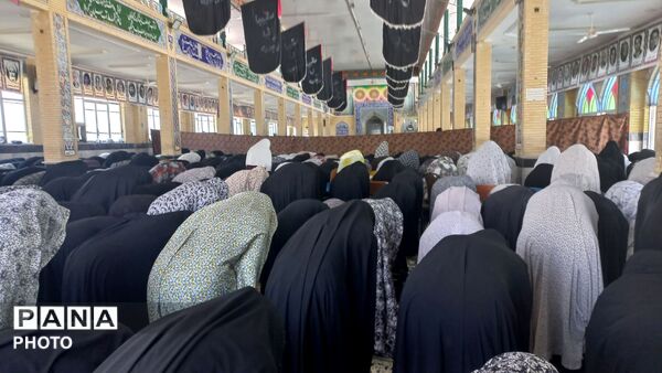 تجدید پیمان مردم فیروزآباد در نماز جمعه 