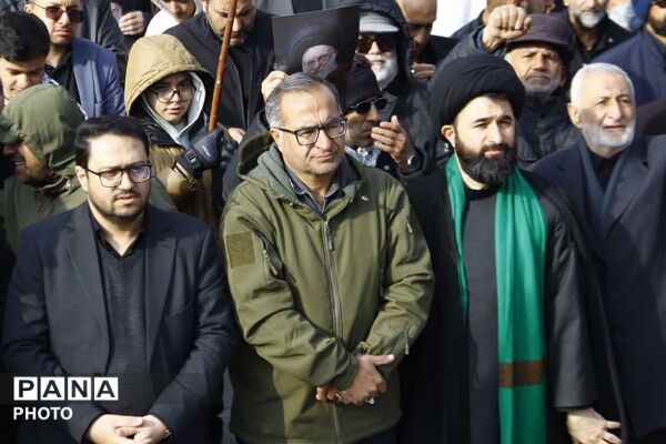 بیعت مردم شهرستان فیروزکوه با ولی‌امر‌مسلمین جهان  آیت‌الله سیدمجتبی‌ حسینی‌ خامنه‌ای