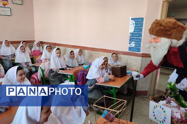 برگزاری جشنواره تخم مرغ به‌مناسبت روز جهانی کودک در ناحیه 2 شهرری 