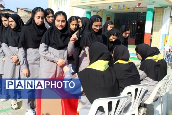 انتخابات شورای دانش‌آموزی در دبیرستان مائده گلوگاه