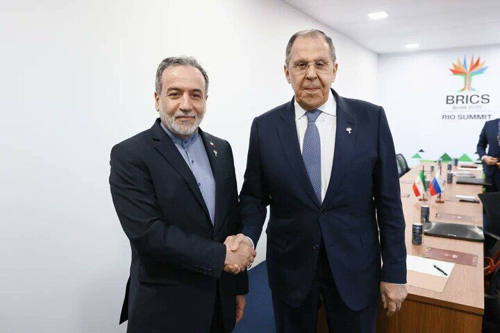 دیدار و گفت‌وگوی عراقچی و لاوروف