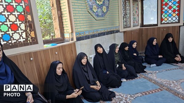 محفلِ سوگ و عهد؛ هفتمین روزِ وداع با رهبر شهید در آموزش و پرورش منطقه ۳