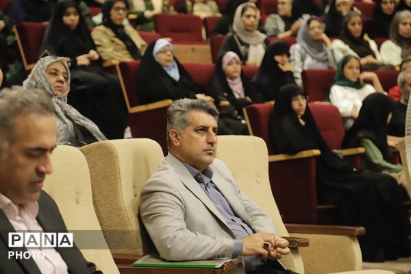  جشنواره «آینه عشق» در دبیرستان شاهد شهدای هفتم تیر 