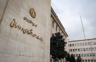 حفظ و افزایش ارزش پول ملی باید اولویت اصلی وزیر پیشنهادی اقتصاد باشد