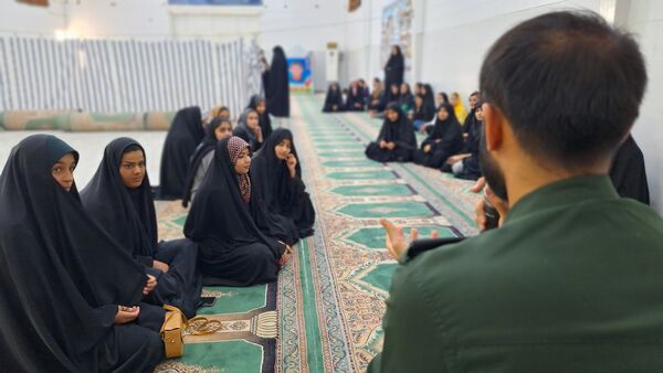 برگزاری مسابقه چالشی دومینو دانش‌آموزان دختر شهرستان لنده